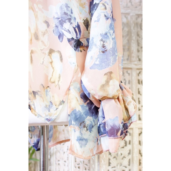 Floral tie front blouse - Picture 9 of 16